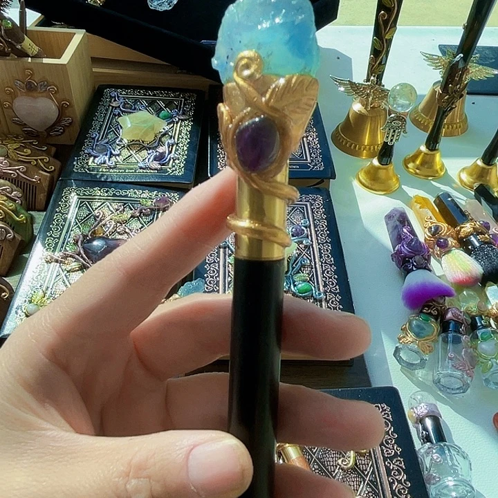 叶***涵摆件未镶嵌水晶水晶