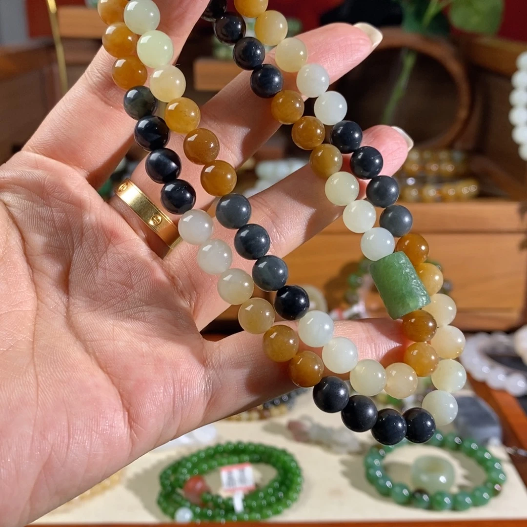 平***乐和田玉未镶嵌颈饰买断不退不换