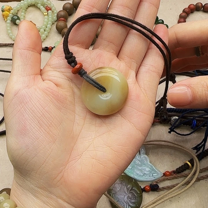 和田玉（糖玉）颈饰未镶嵌知*阁