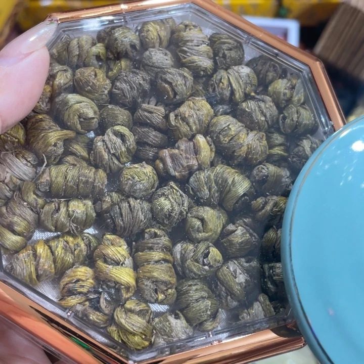 我们的目标是成为一个优秀的人和