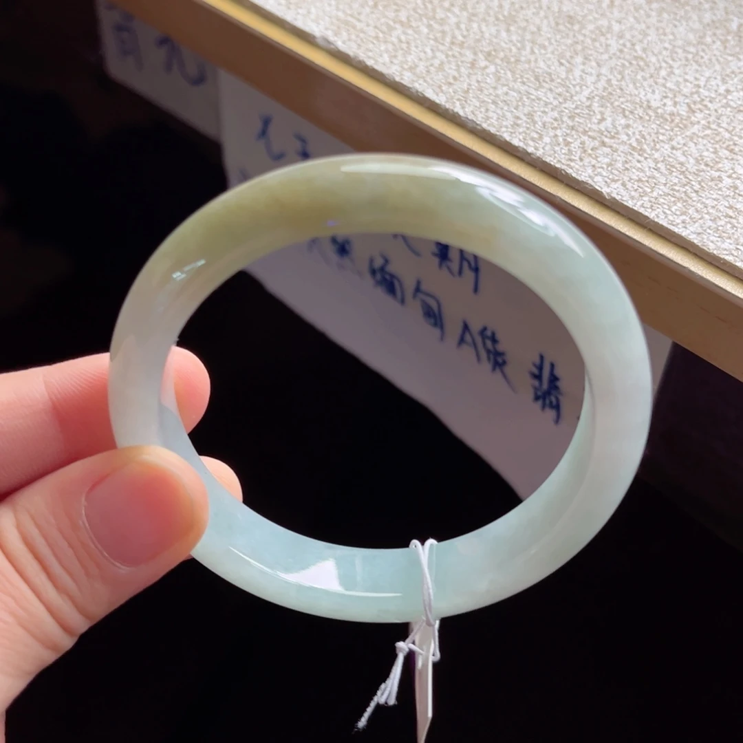 翡翠未镶嵌手镯手镯