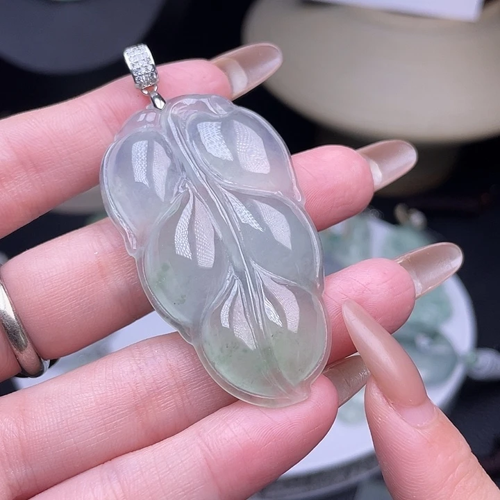 翡翠未镶嵌颈饰吊坠