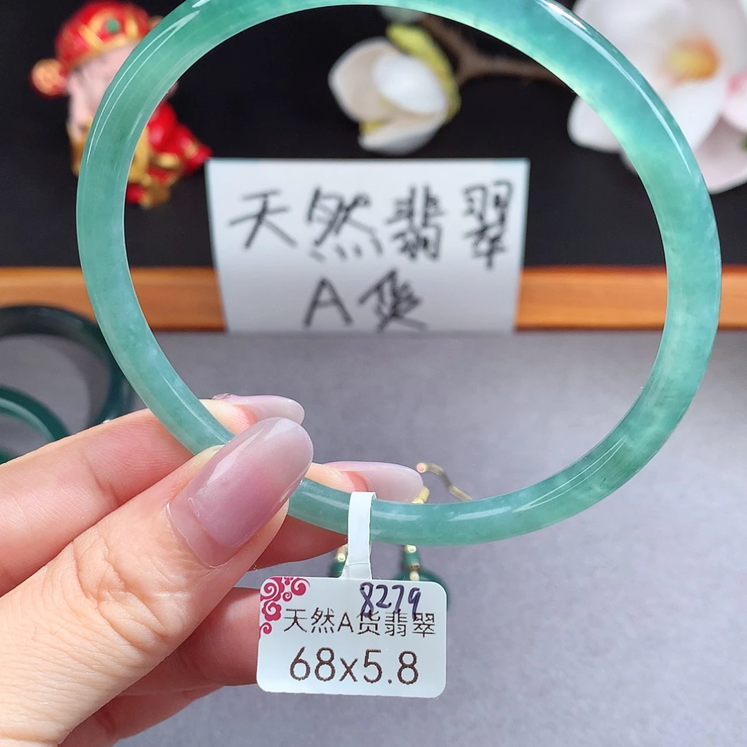 翡翠手镯（圆镯）未镶嵌