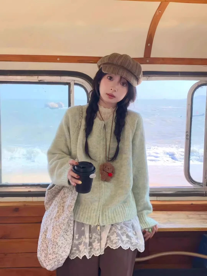 绿色毛衣外套女款2025新款春秋韩系超好看慵懒风宽松针织开衫