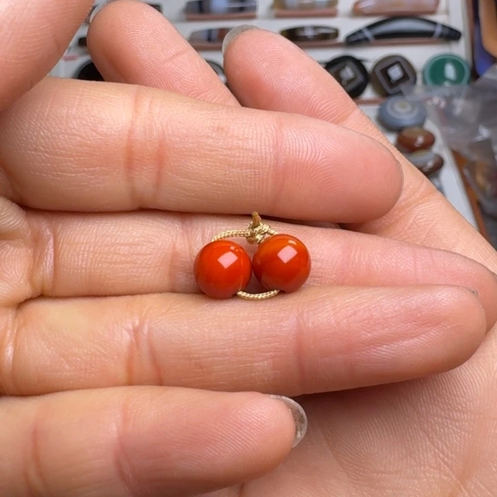 玛瑙/玉髓颈饰未镶嵌“****?