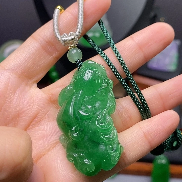 吊坠(赠链)未镶嵌翡翠