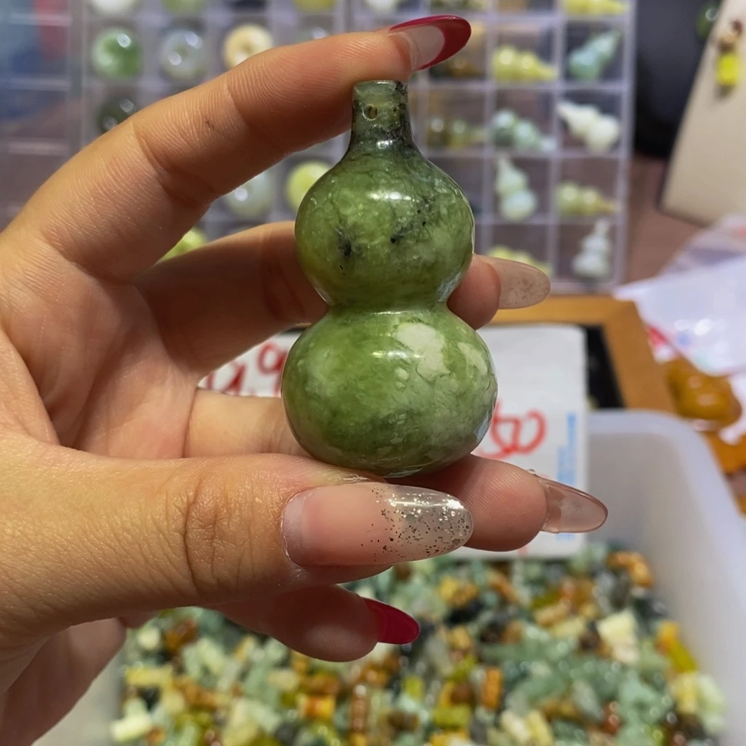 蛇纹石玉未镶嵌颈饰48