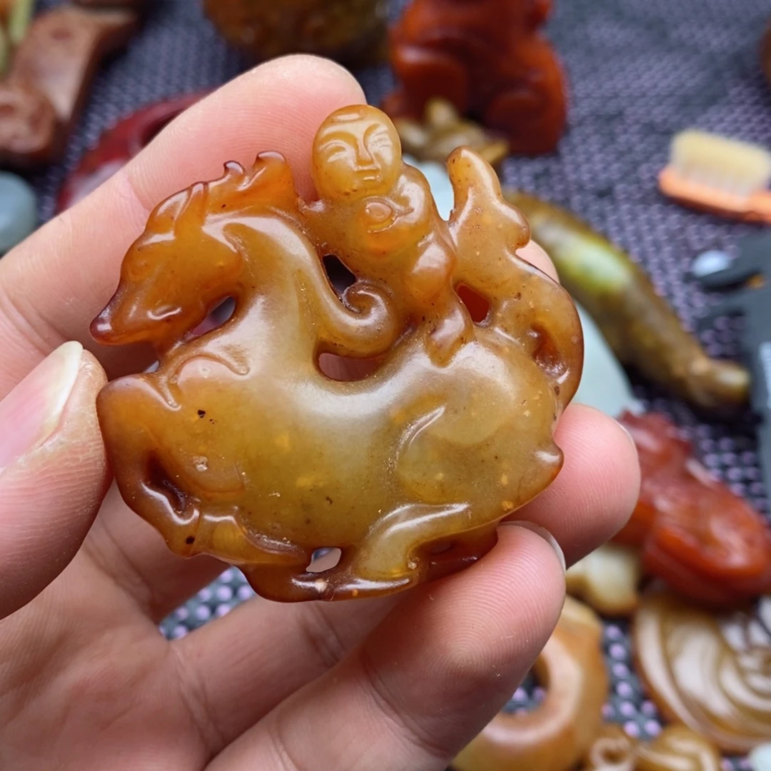 蛇纹石玉颈饰未镶嵌