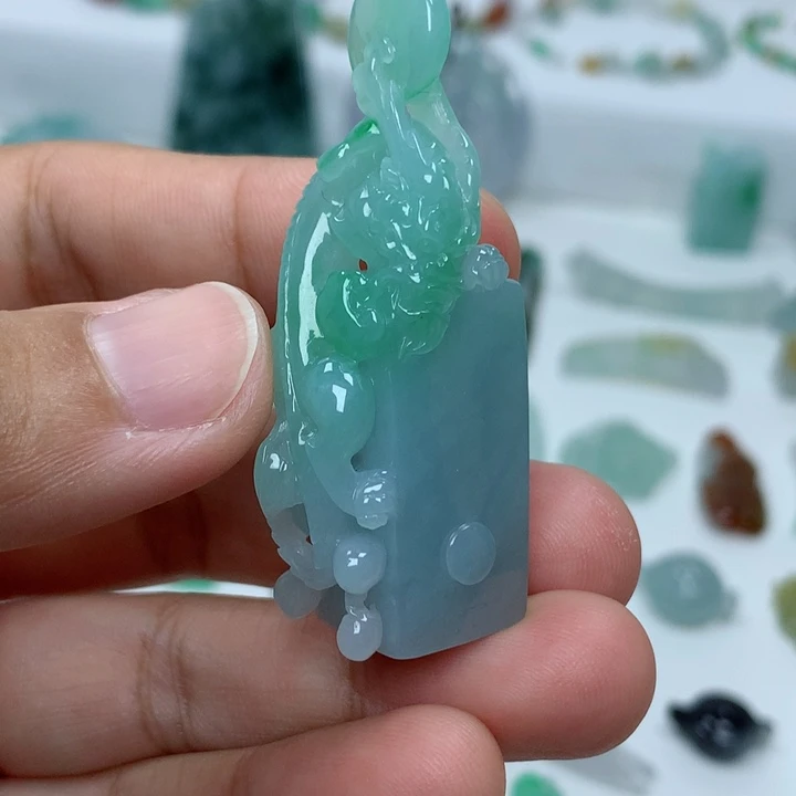 翡翠未镶嵌吊坠(不含链)