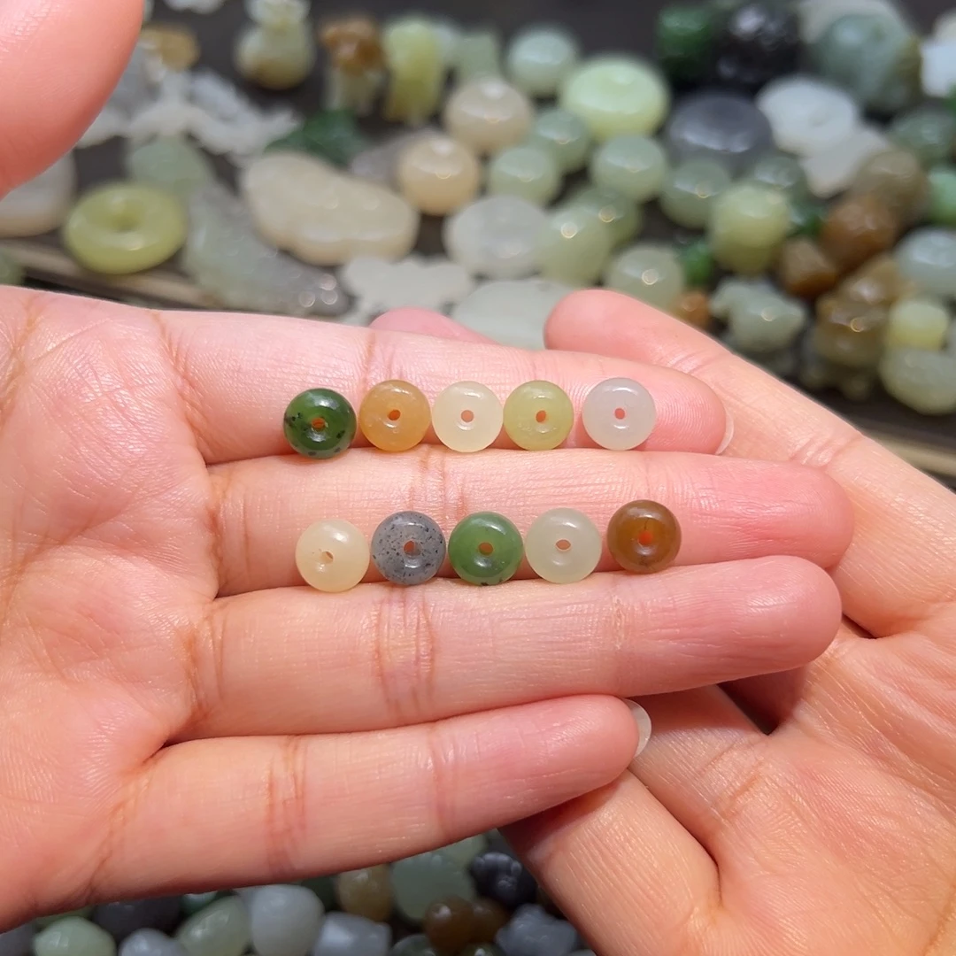 和田玉未镶嵌颈饰9.9一个多样性发其一