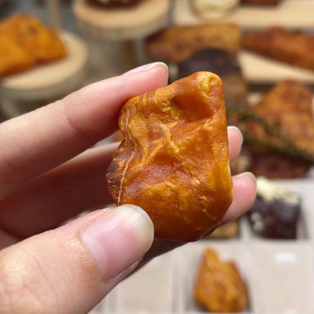 琥珀未镶嵌珠宝奇石