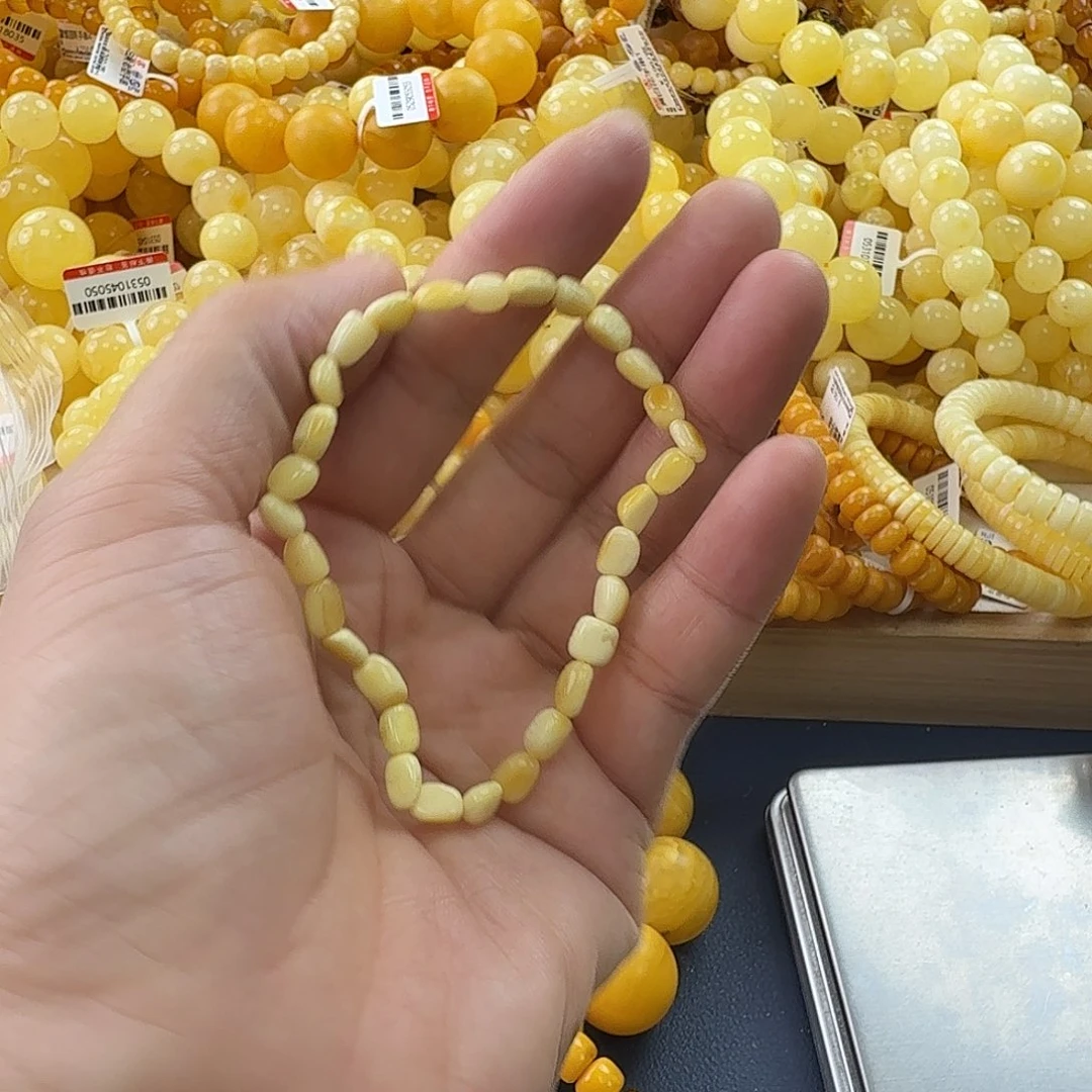 未镶嵌琥珀珠宝奇石