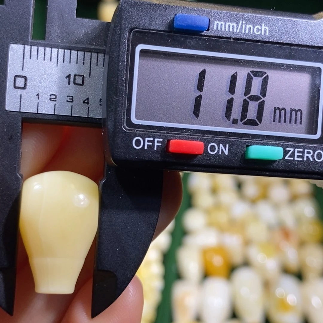 蜜蜡未镶嵌裸石配饰