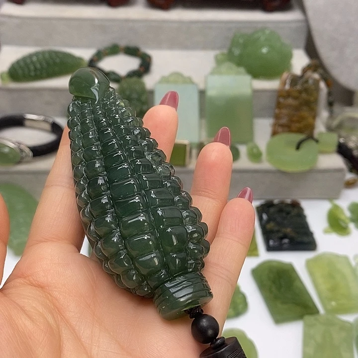 蛇纹石玉未镶嵌手把件