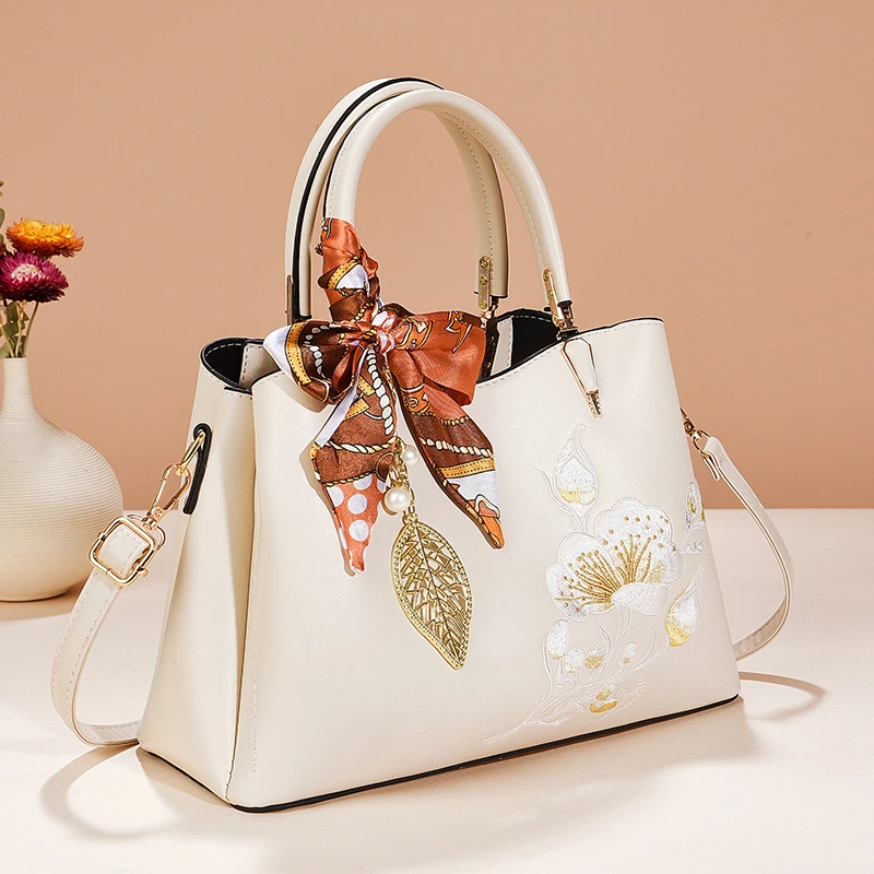 送老婆礼物2025新款轻奢高档大气国风女士手提包大容量中年妈妈包