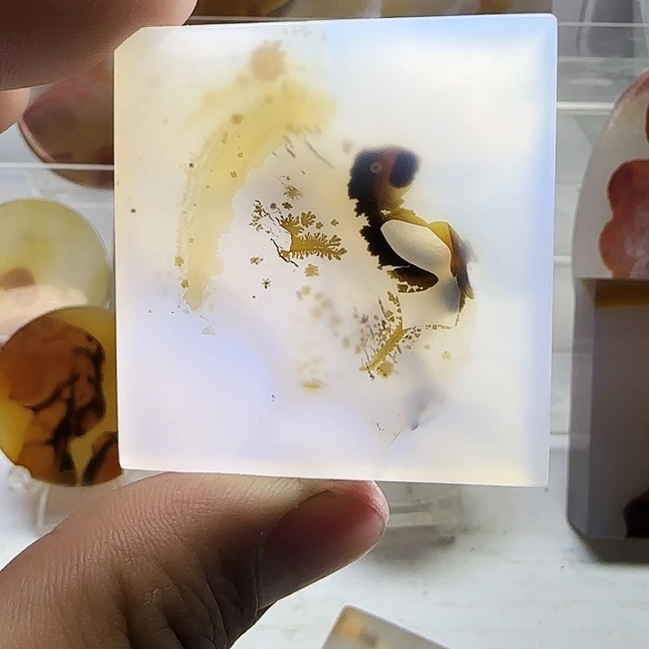 玛瑙/玉髓未镶嵌珠宝奇石