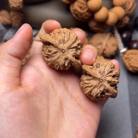 *****文玩核桃吊坠鸭嘴