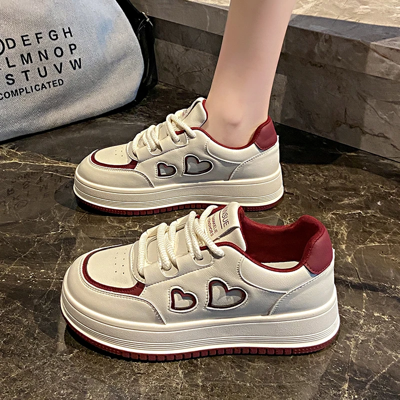 时尚休闲平底板鞋2025春季韩版百搭学生厚底防滑耐磨跑步小白鞋女