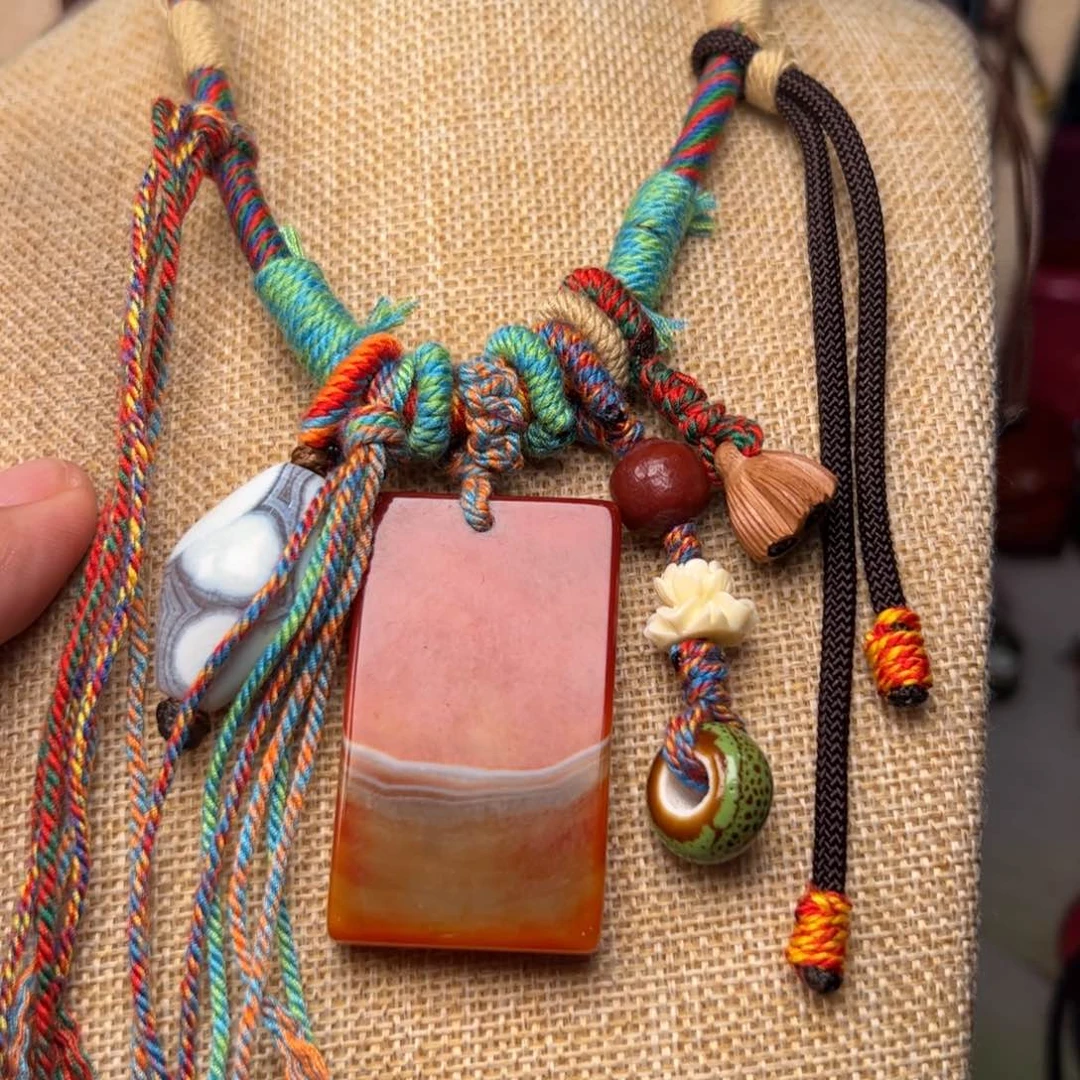 玛瑙/玉髓颈饰未镶嵌