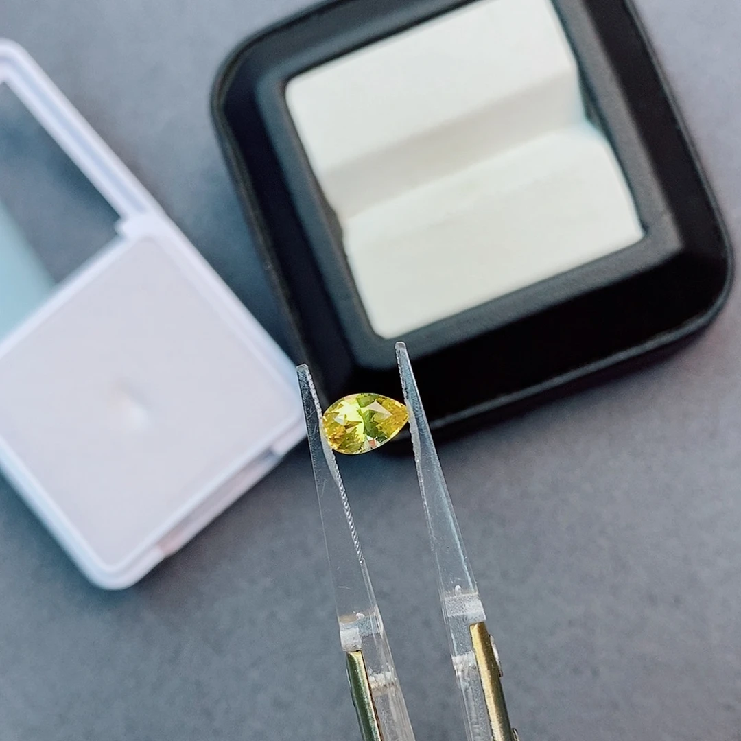 彩色蓝宝石裸石1.1ct 金丝雀