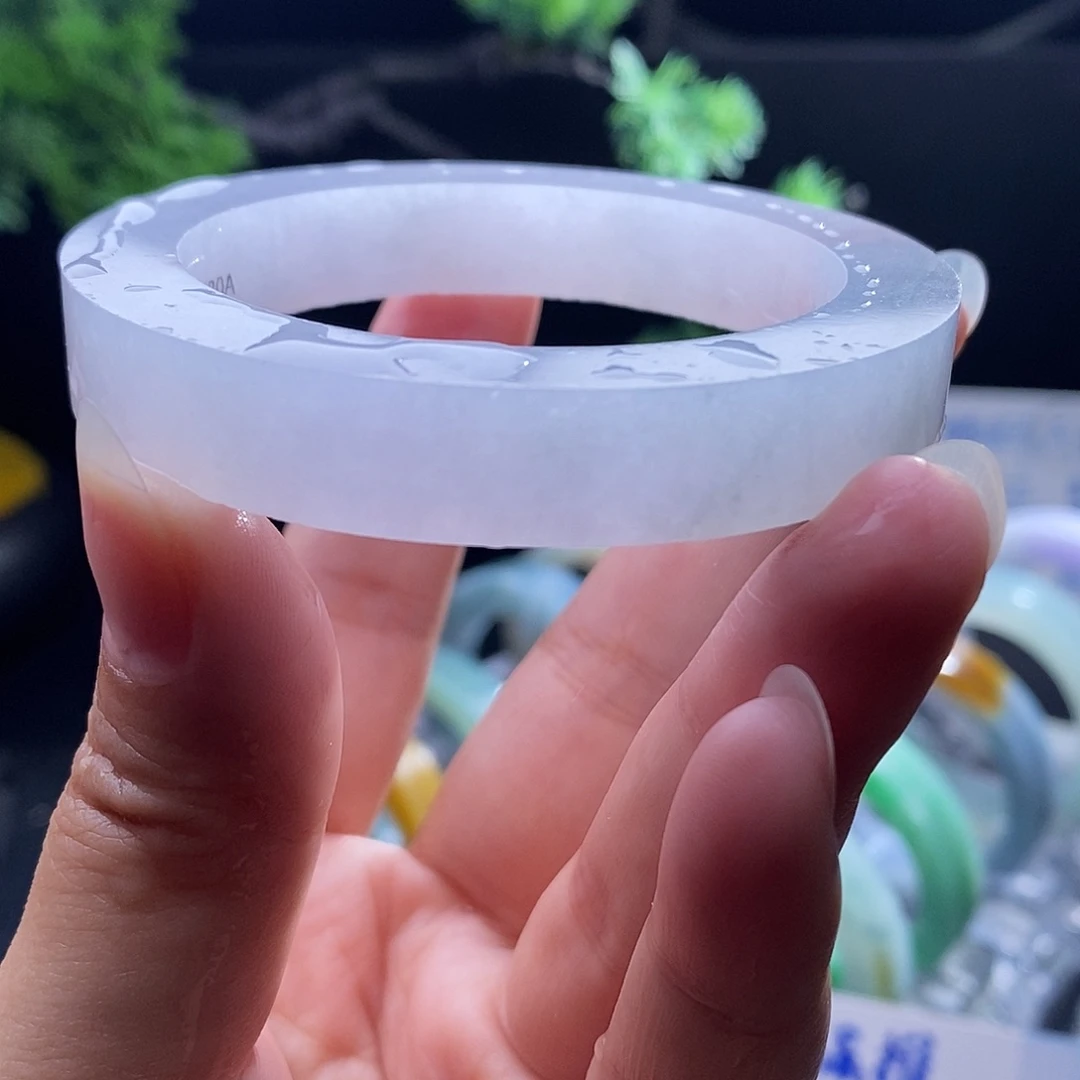 定制翡翠未镶嵌翡翠手镯