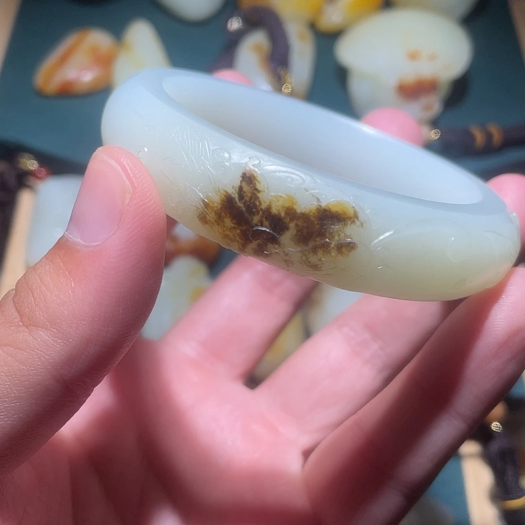 云***客和田玉未镶嵌颈饰