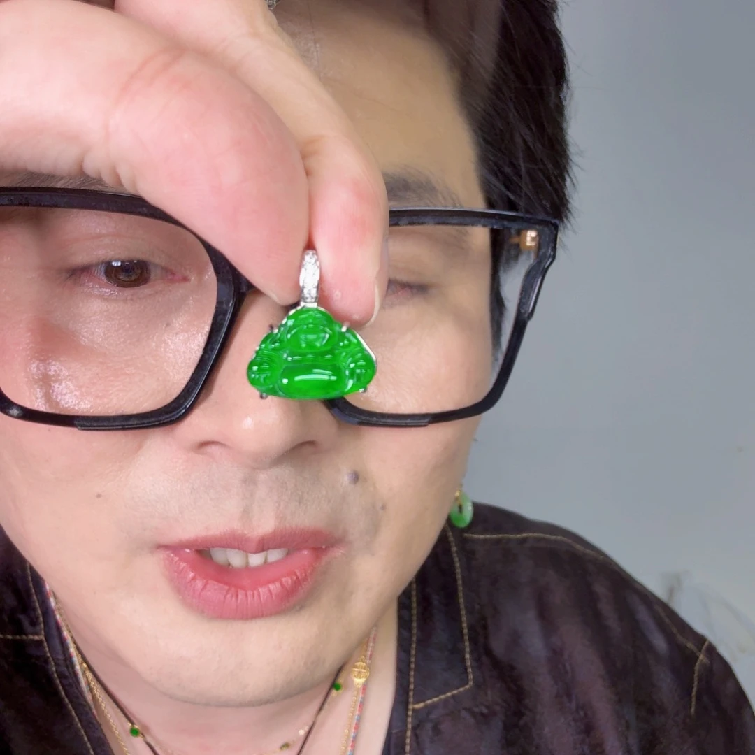 颈饰未镶嵌翡翠一件