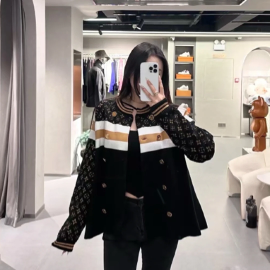 99新 LouisVuitton/路易威登 老花双排金扣羊毛外套/s码/35506