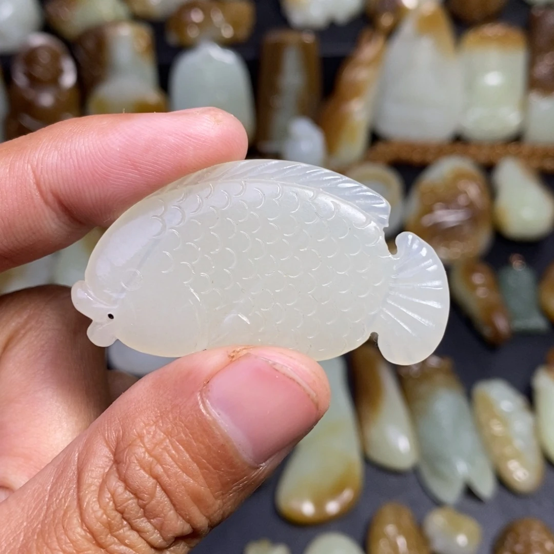 和田玉未镶嵌颈饰