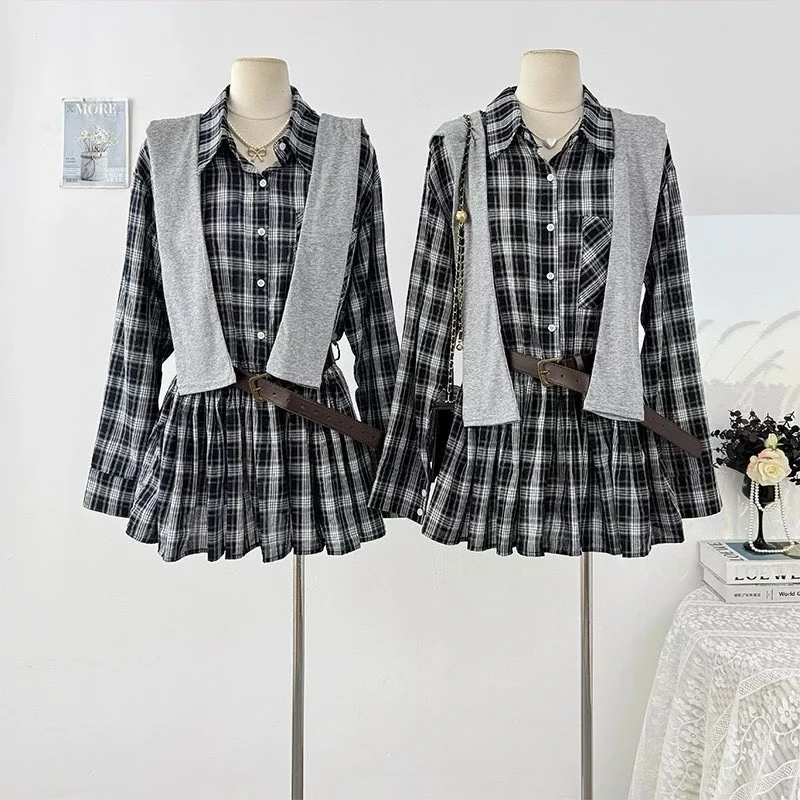 2025秋冬潮流新贵格子连衣裙设计感的格子拼接连帽长袖收腰短裙