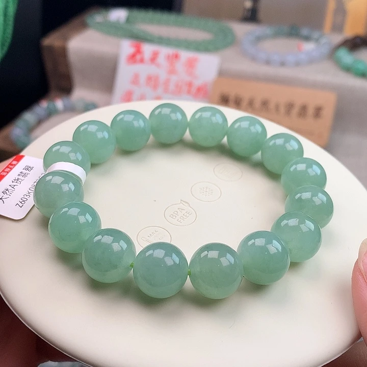 翡翠未镶嵌手链冰润果绿，炸