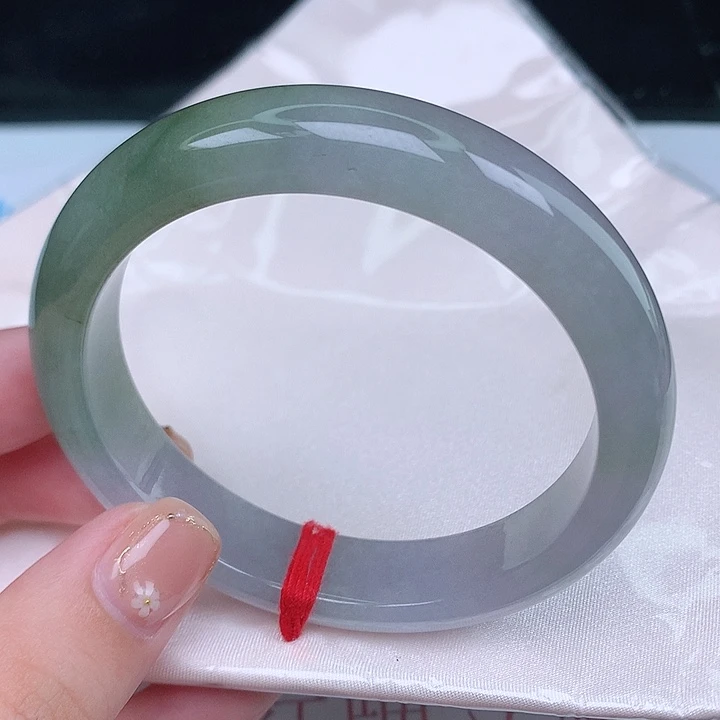 翡翠手镯未镶嵌天然