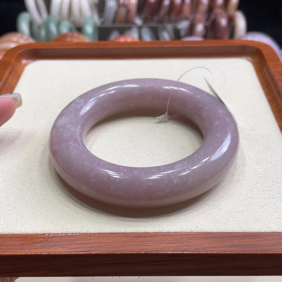 未镶嵌手镯石英质玉旺***?