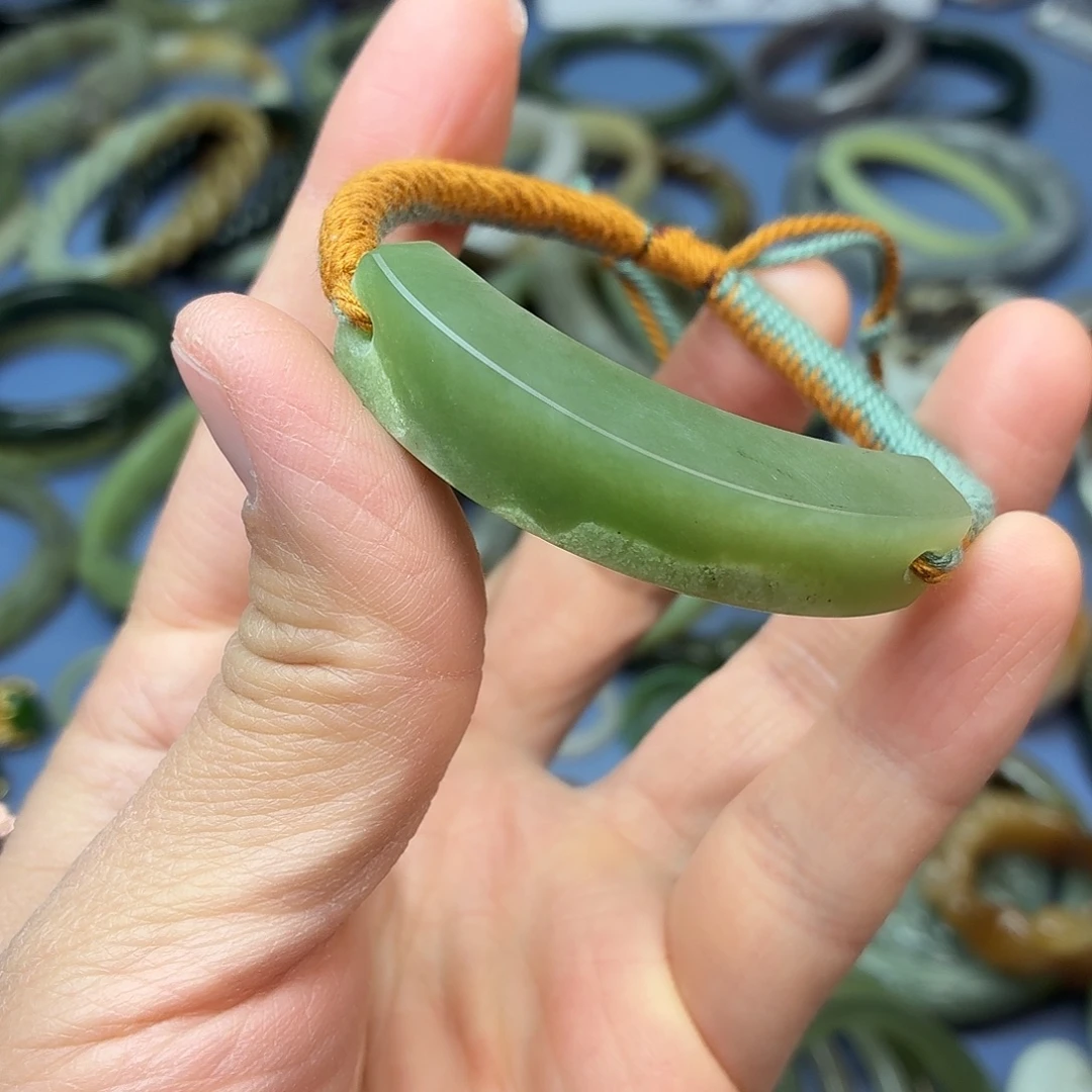 和田玉（青白玉）未镶嵌手绳有翠青（哑光）