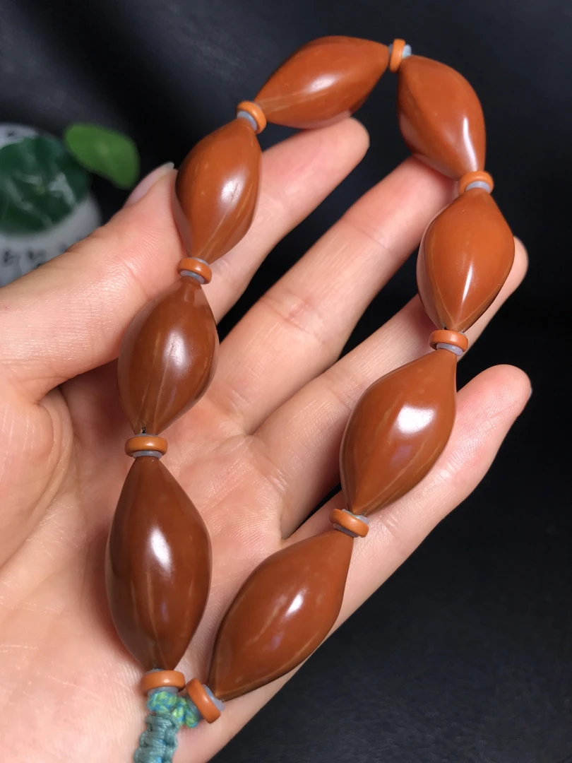 【铁核素珠夹心隔片手串】尺寸：1.4-1.6x2.9-3.2cm区间，6年老铁核