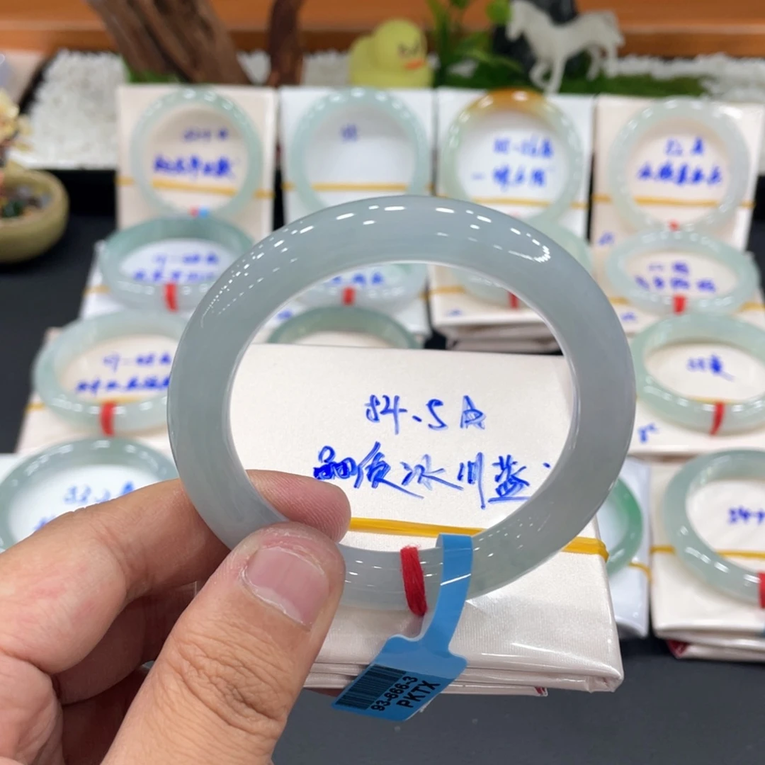 翡翠未镶嵌手镯缅甸翡翠