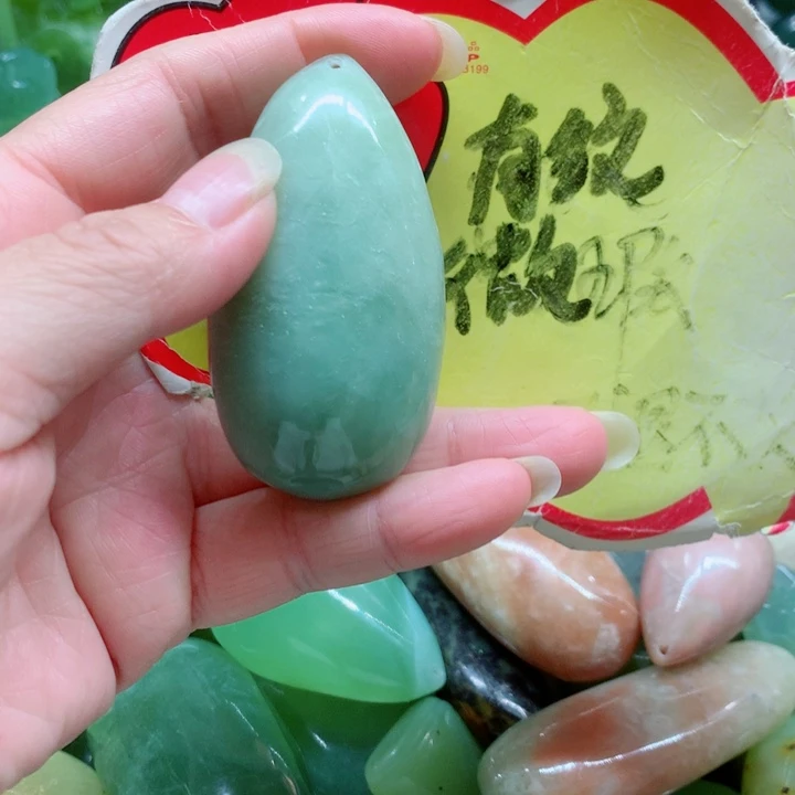 蛇纹石玉未镶嵌手把件