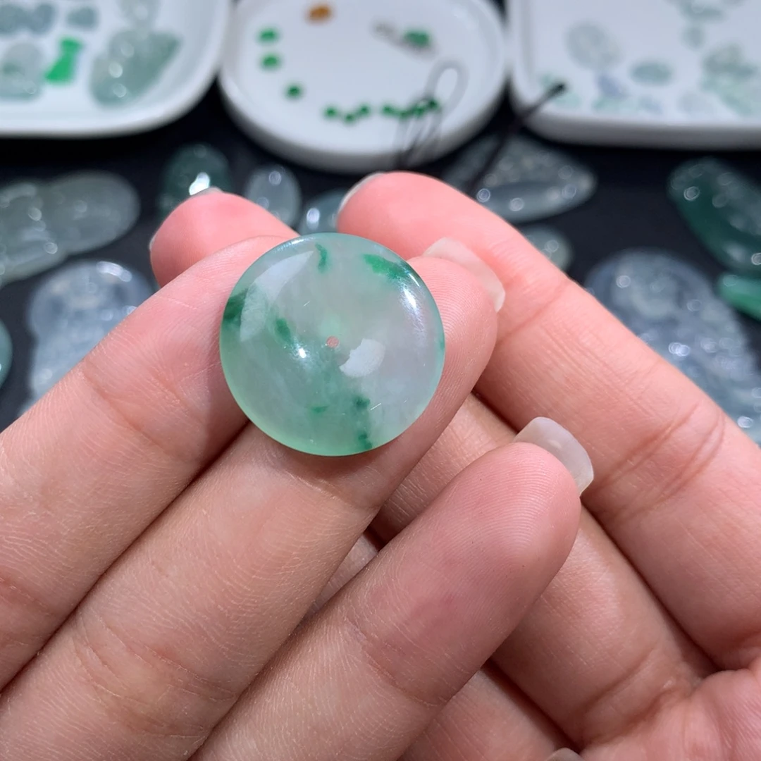 翡翠裸石未镶嵌飘花平安扣