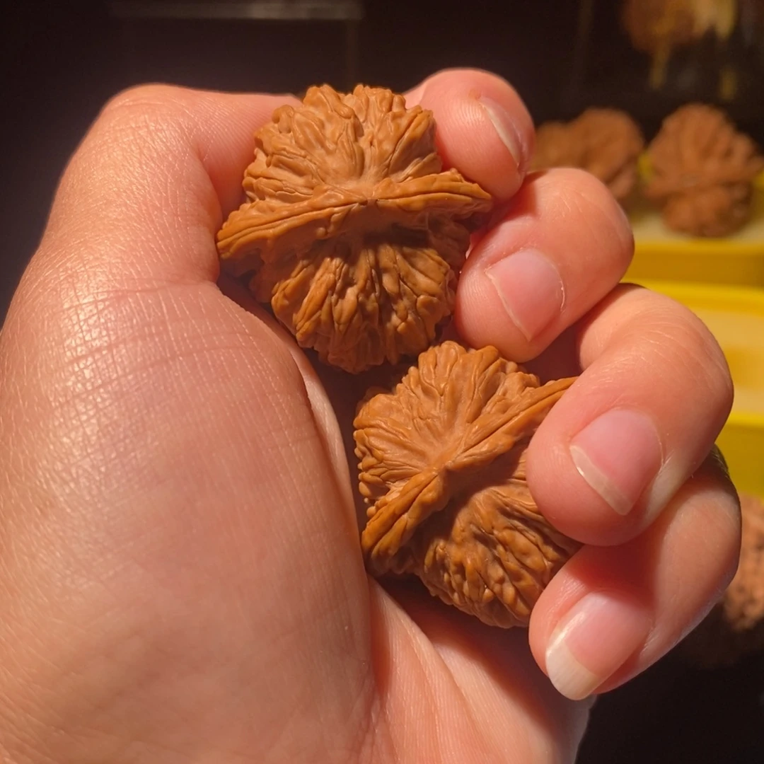 文玩核桃吊坠知****～汉高楼