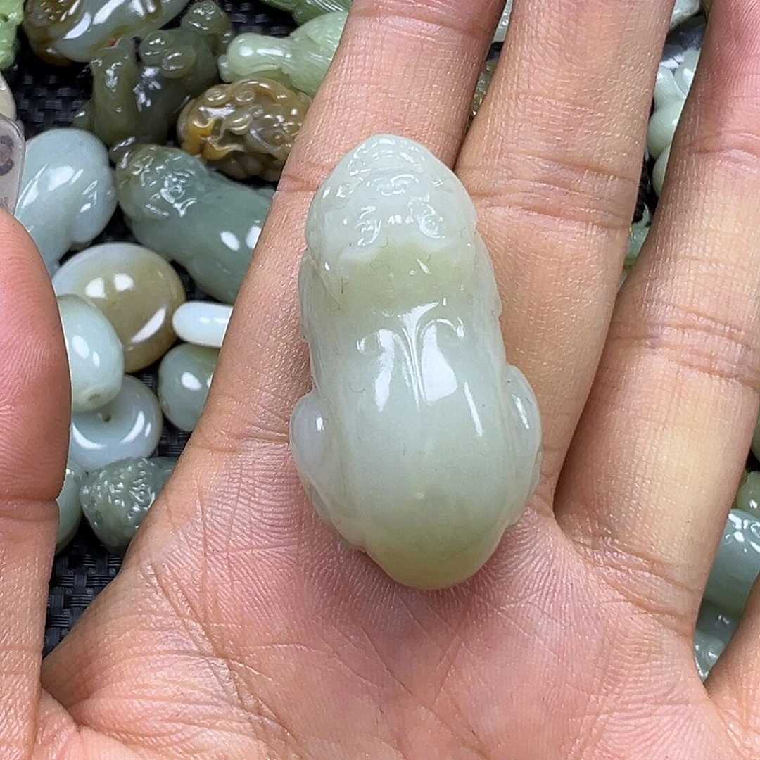 万***佛和田玉未镶嵌颈饰