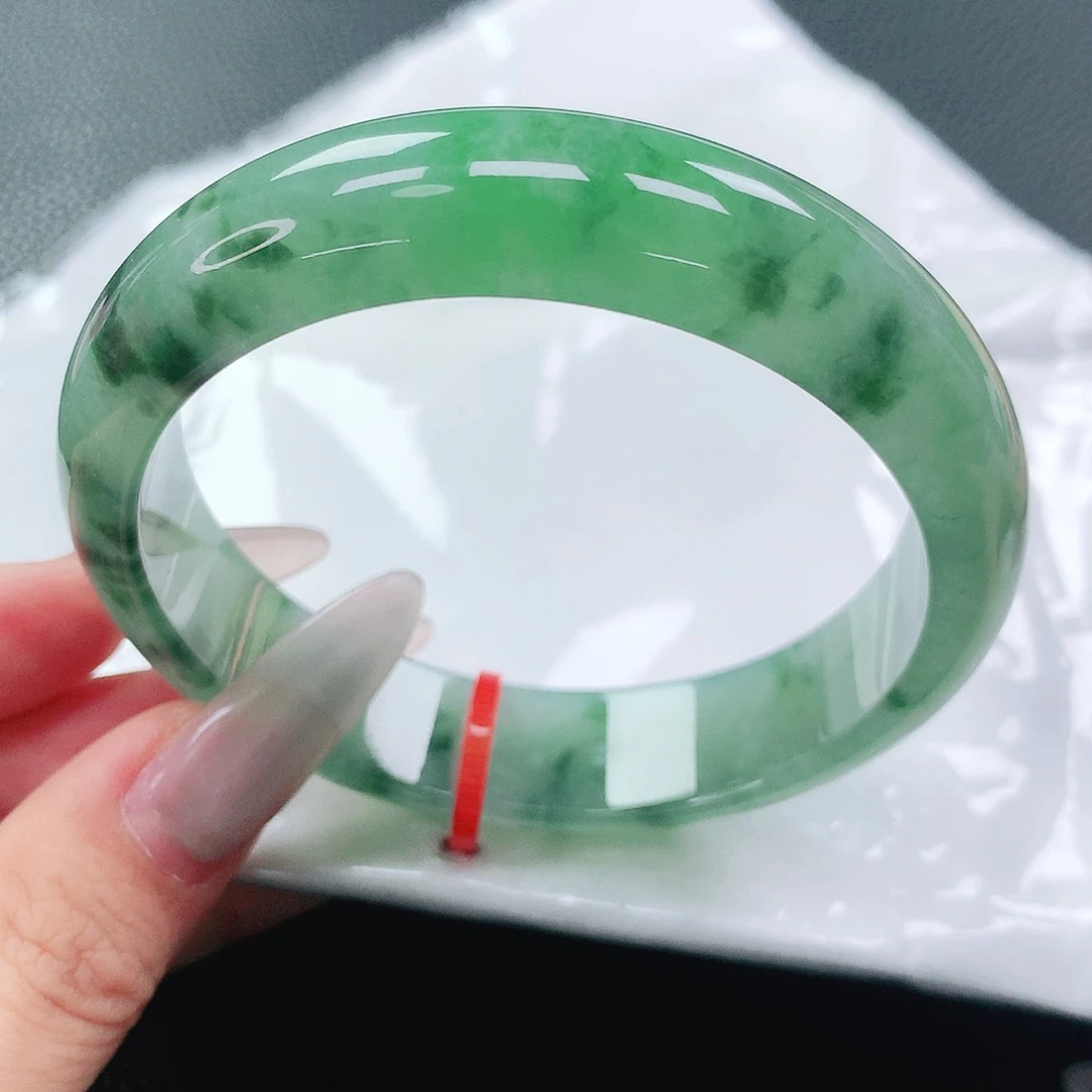 翡翠手镯未镶嵌58圈