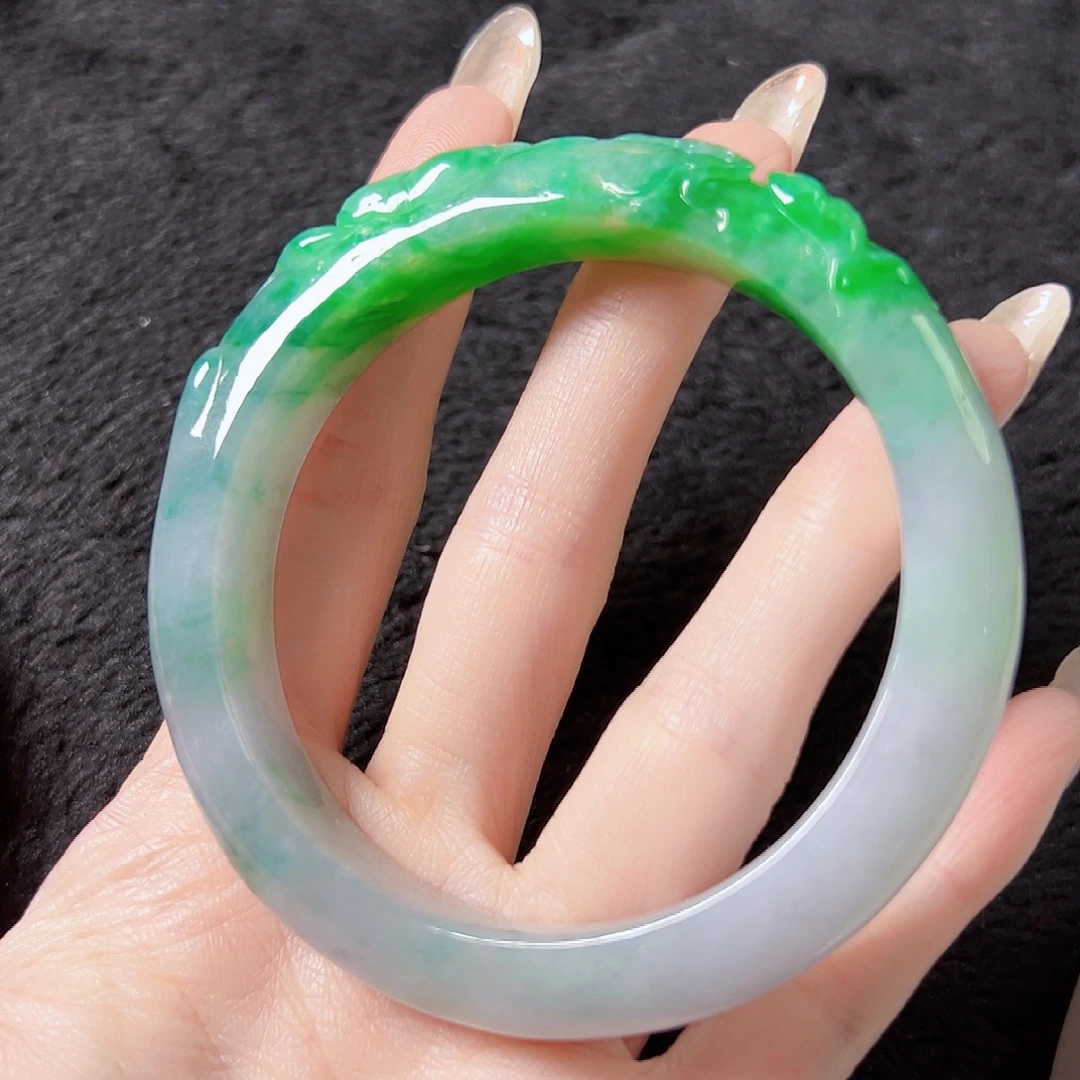 翡翠未镶嵌手镯签收后24小时鉴赏期，过时不退