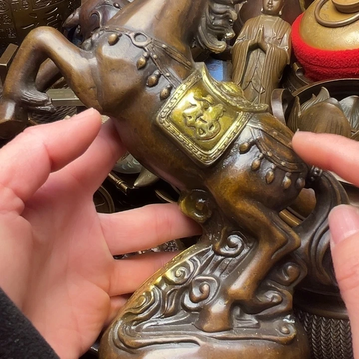 精美铜器批发档口