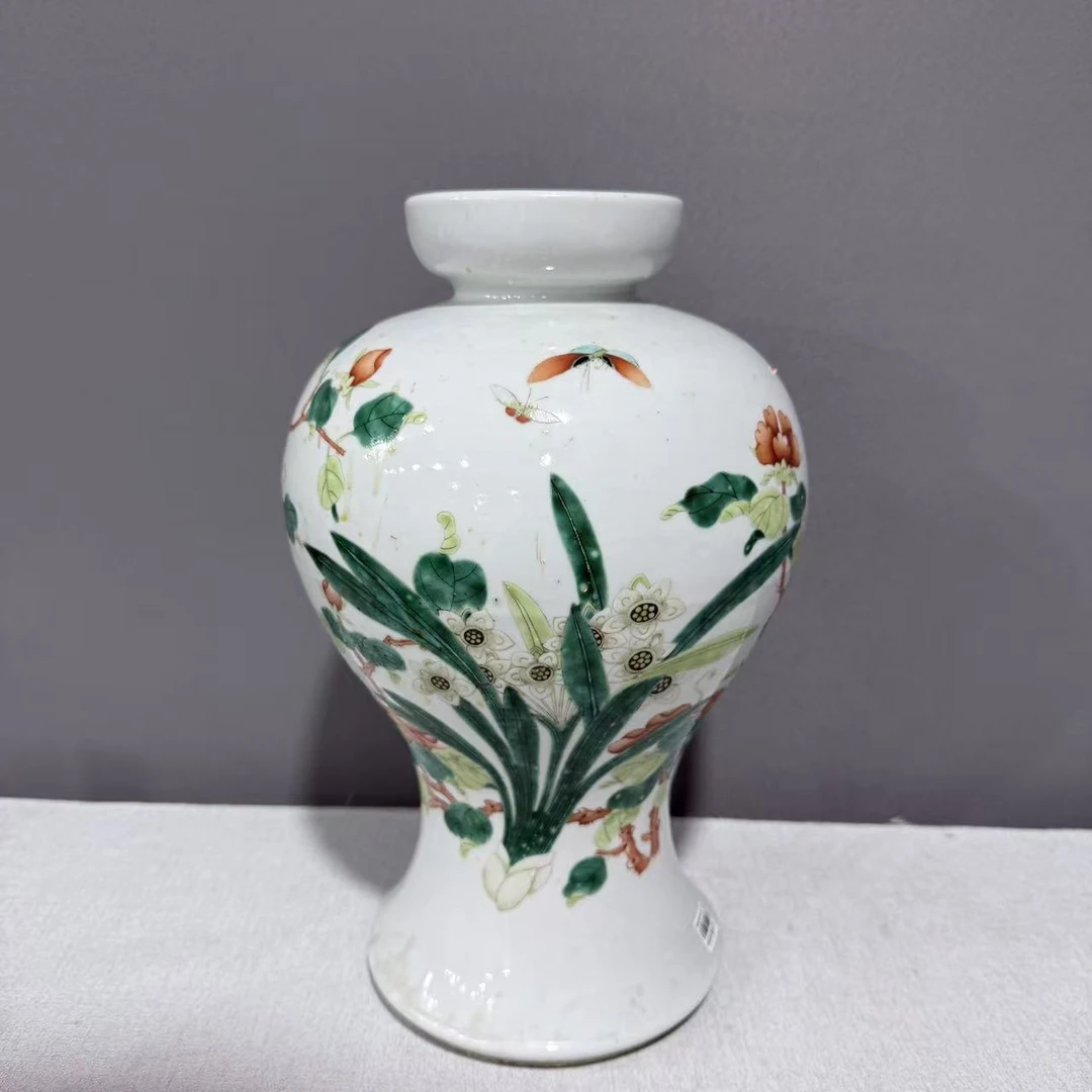 清晚期 粉彩蝶恋花广口梅瓶（口径10.6 肚径20 高33.7）