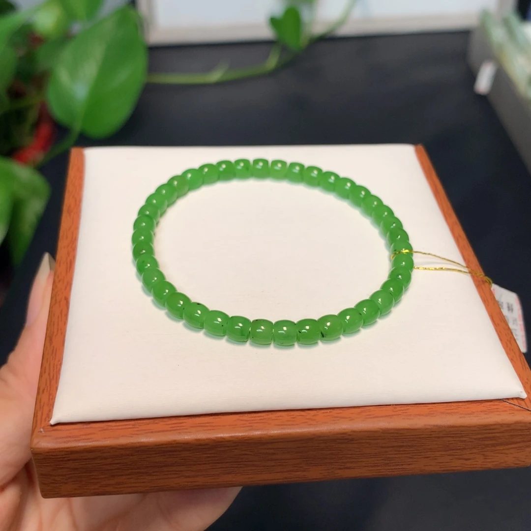 手链未镶嵌和田玉苹果绿手串