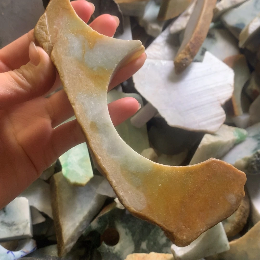 翡翠颈饰未镶嵌缅甸翡翠