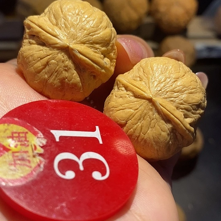 核桃水晶球球尺寸32