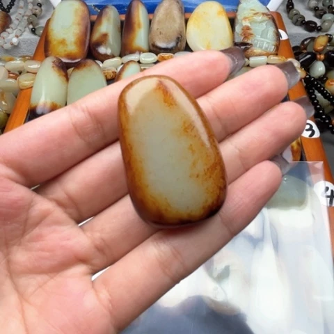 和田玉颈饰未镶嵌秦****化