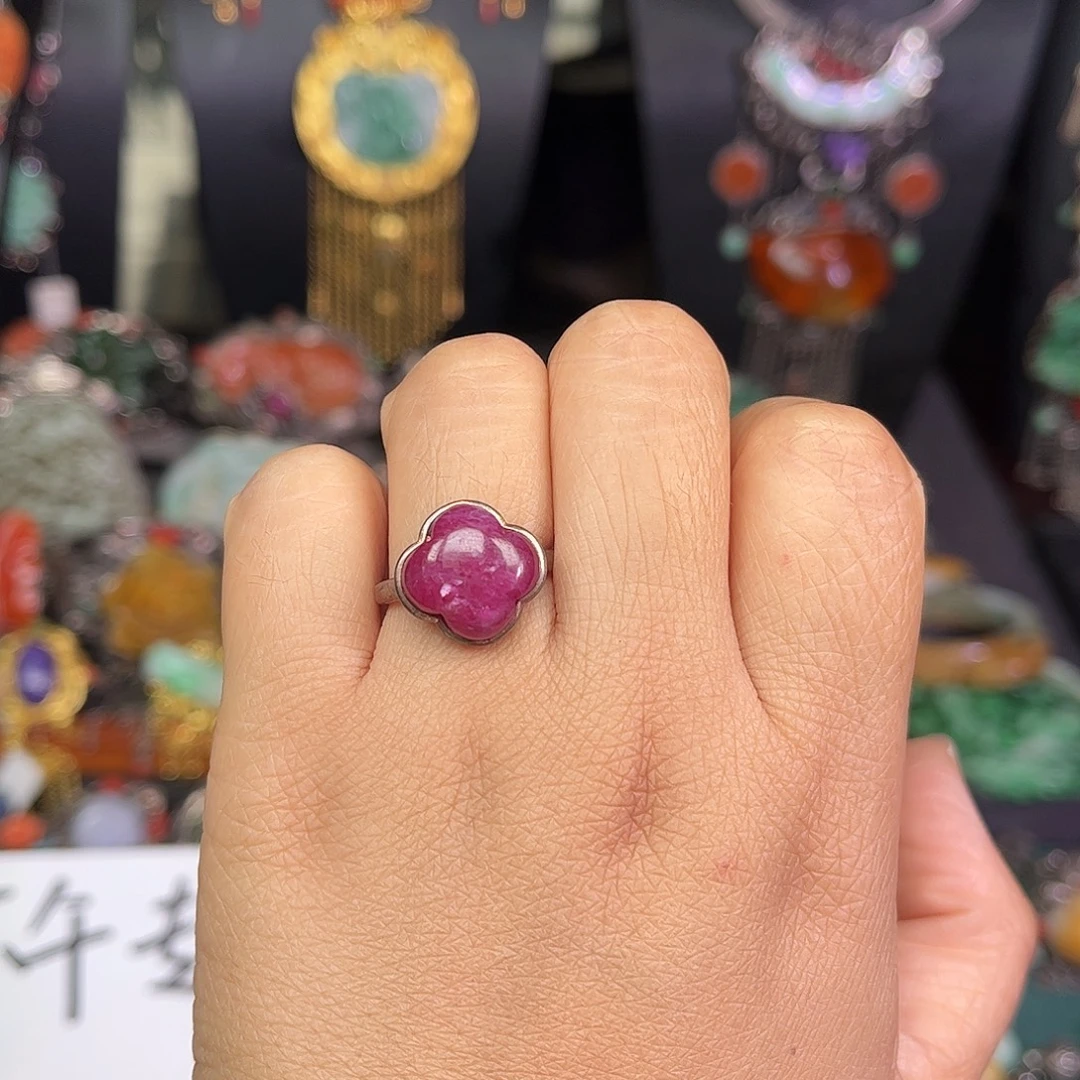 戒指红宝石未镶嵌