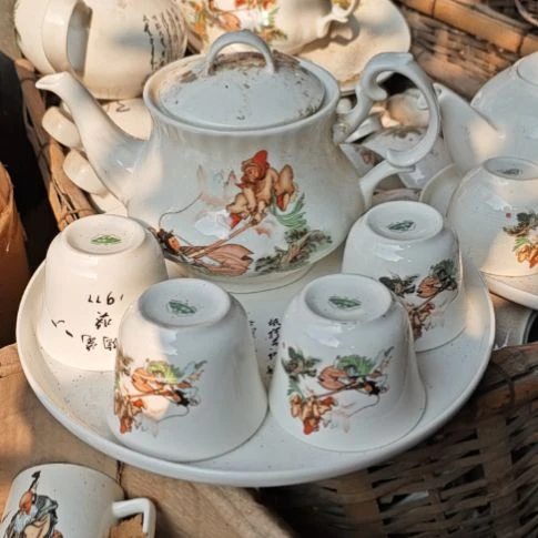 库存微瑕三打白骨精多孔茶壶一套容量1000